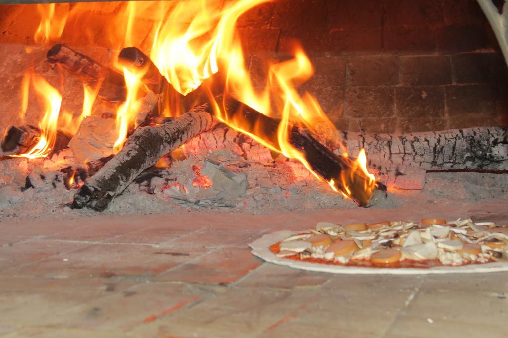 Pizza Italy Restaurant And Guesthouse Pattaya Exterior photo